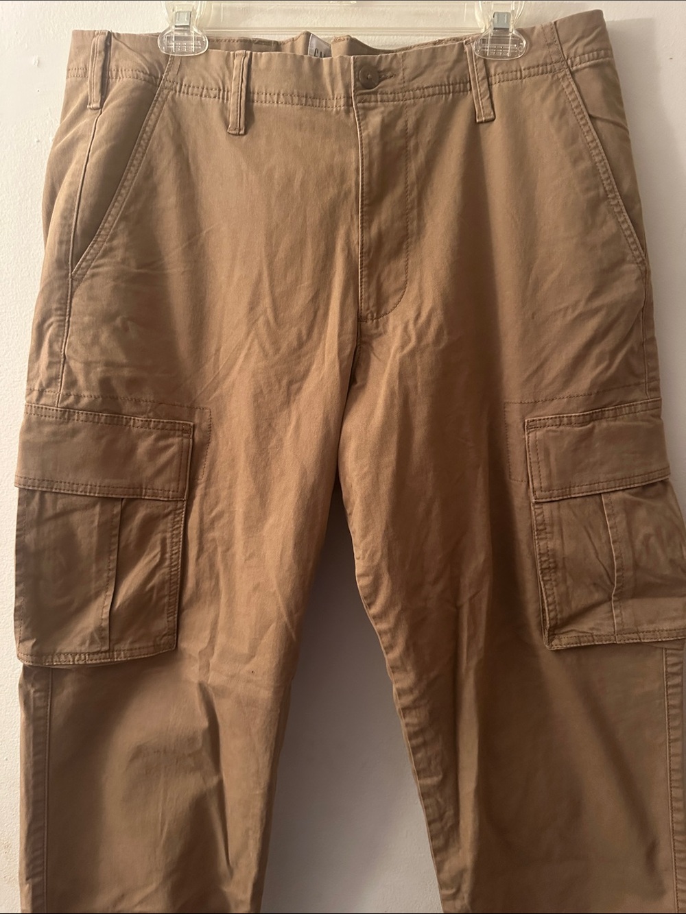 Gap Men's Cargo Pants in Khaki - Classic Utility Style